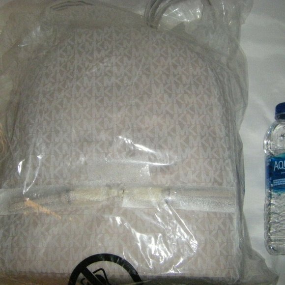 Michael-Kors Rhea Zip Medium Pink Leather Backpack NEW SEALED - Picture 8 of 13